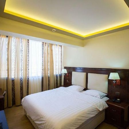 Grand Palace Hotel Korce Exterior foto