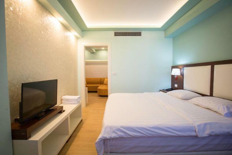 Grand Palace Hotel Korce Exterior foto